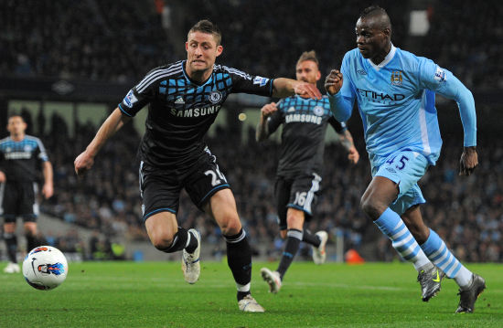 单板滑雪在 单板滑雪在